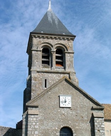 Façade de l'église de Montchauvet