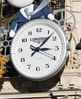 Horloge Longines de la façade du Printemps