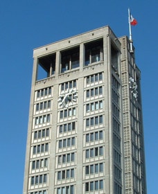 Façade de la mairie du Havre avec cadran Huchez