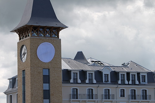 Horloge Huchez sur la façade du Printemps